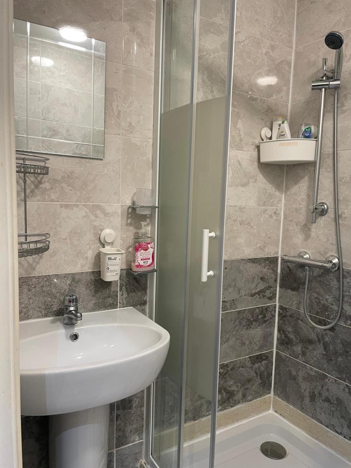 Accommodation Plus Londyn Zewnętrze zdjęcie